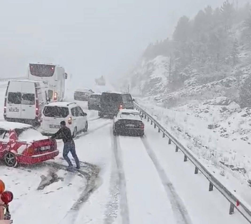 Alacabel'de bahar yerini kara bıraktı: Sürücüler hazırlıksız yakalandı 8